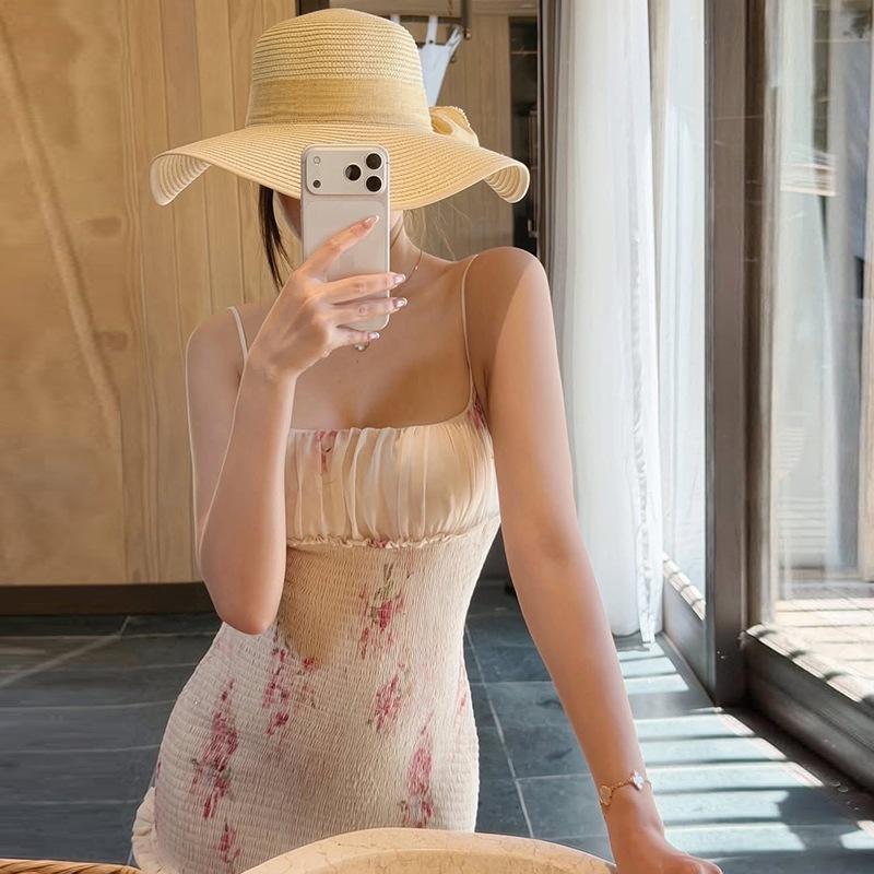 2026 European and American summer new comfortable leisure vacation wind floral suspender high-end design dress women