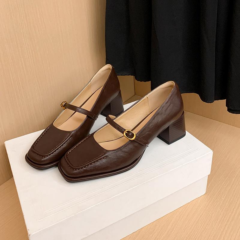 

2025 spring square head thick heel shallow mouth one-word buckle high heels retro simple and comfortable versatile Mary Jane single shoes 40 коричневый