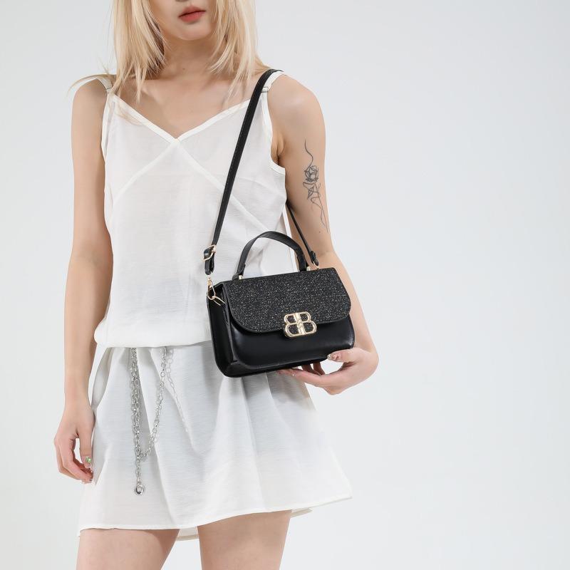 Spring new light luxury women's niche underarm high-end fashion versatile shoulder messenger bag