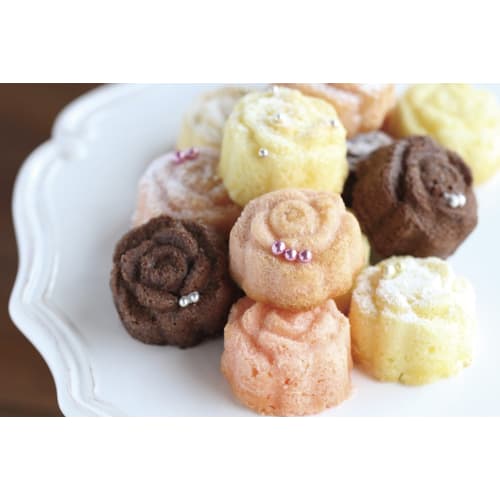 Kai Corporation Heat-Resistant Silicone Petit Muffin Pan, 15 Rose Cavities, CAKE MATE DL-6045