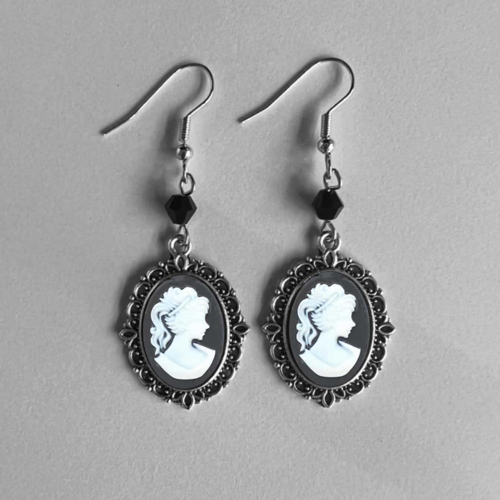 Gothic Retro Oval Filigree Frame Cameo Lady Profile Dangle Earrings for Women Victorian Drop Earring Jewelry Party Wedding Gift