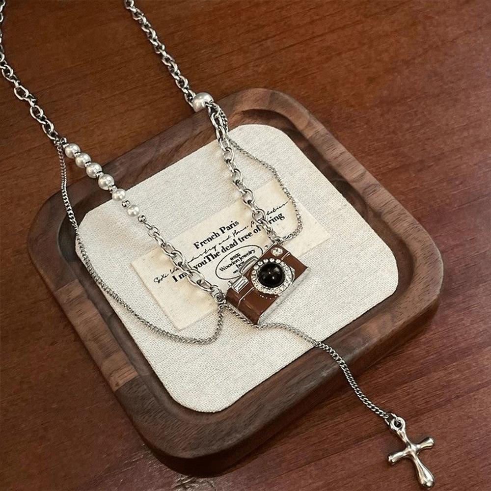 

Hip-Hop Sweater Necklace Retro Khaki Long Chain Necklace Camera Pendant Necklace For Cool Girls B