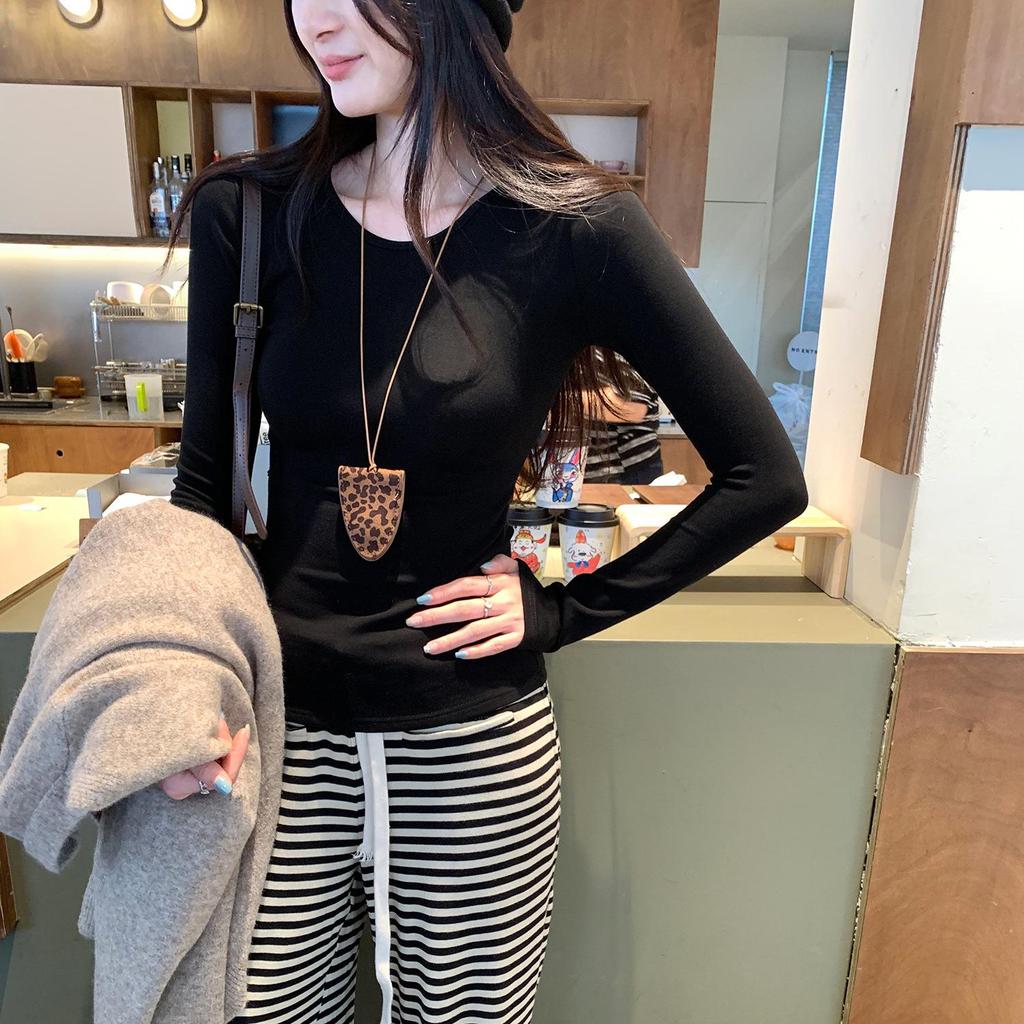 Elegant Slim Fit Long-Sleeve Round Neck T-Shirt for Women - Autumn/Winter Korean Style Base Layer