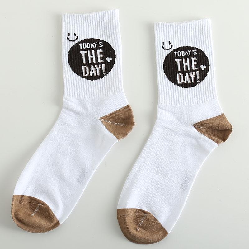 Roliga Herrstrumpor Glada Nya Mode Ins Stil Strumpor För Kvinnor Och Män Hip Hop Harajuku Tecknad Fotboll Bomullsstrumpor