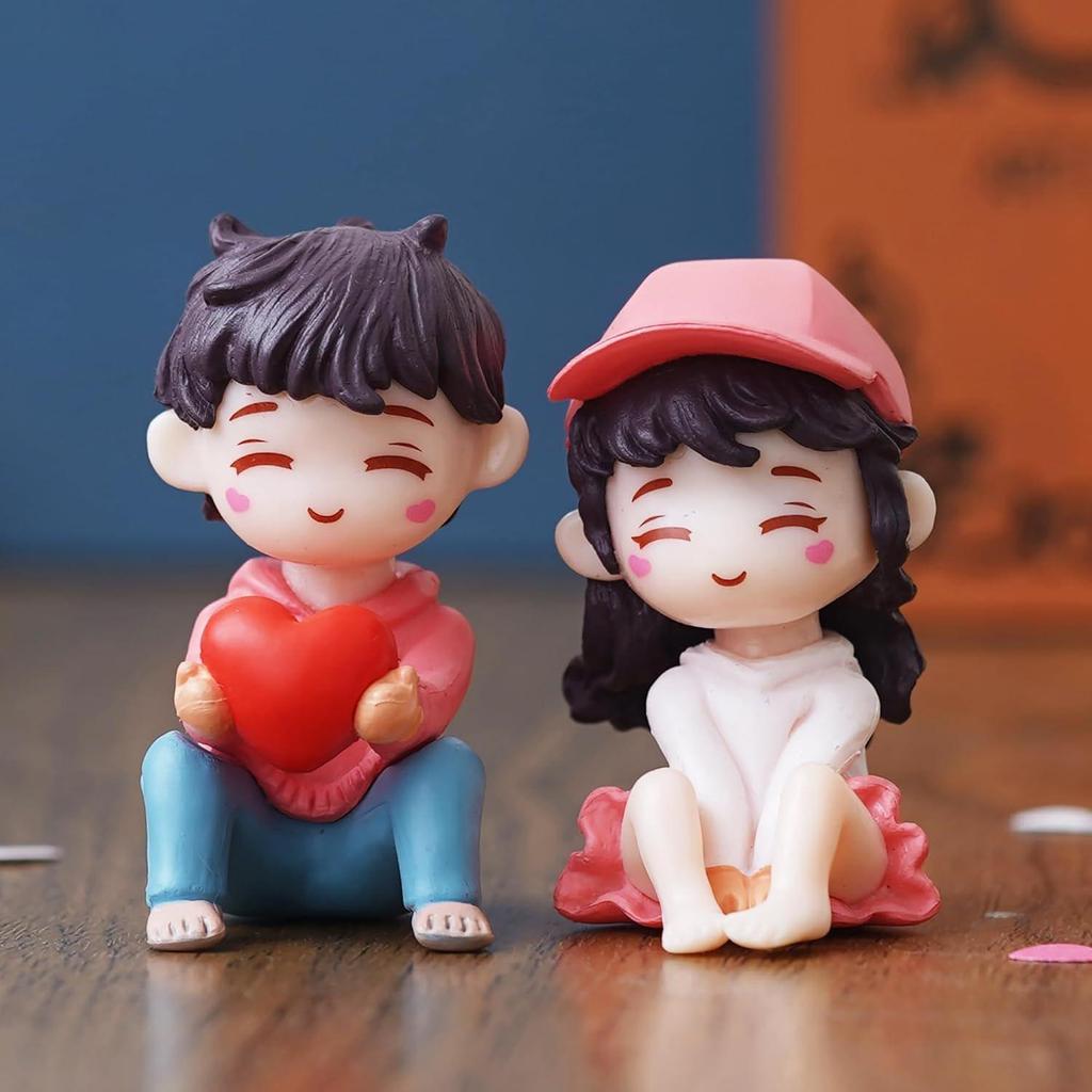 Miniature Cute Romantic Couple Statue, Boy Giving Heart To Girl Decorative Showpiece - Valentines Day Gift