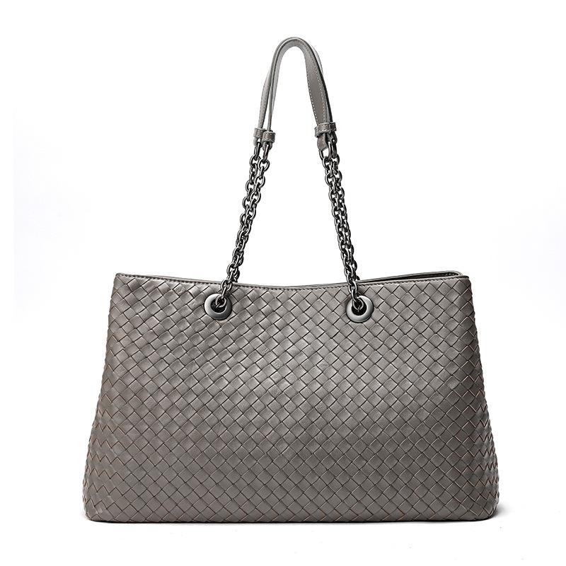 Классическая женская сумка из натуральной кожи — фото 5