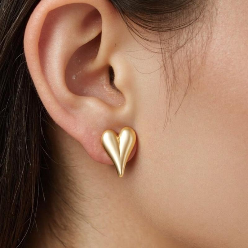 Heart Studs Earrings Creative Ear Accessory Heart Ear Studs Alloy Texture for Teens Youthful Fashion Lovers Present