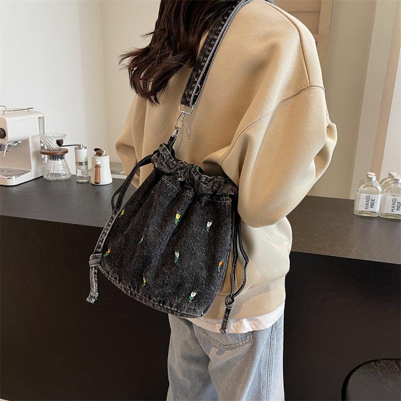Autumn Niche Canvas Bag Embroidered Handbag Denim Bag Niche Design Fashionable Large Capacity Shoulder Bag Commuter Bag