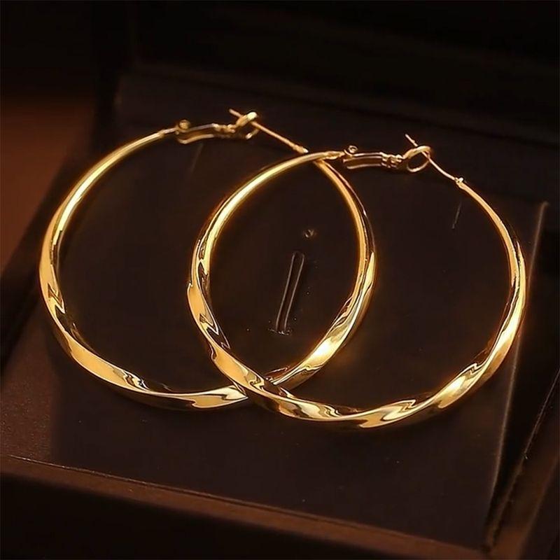 

Diamond Pattern High-End Western Style Big Ear Ring Fashion All-Match Internet Influencer Stud Earrings Accessible Luxury Female Slim Looking Fashion Gold pair 4cm