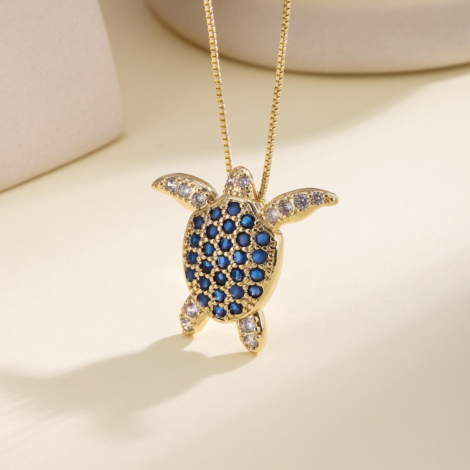 

Nidin Sea Turtle Pendant Necklace Pave Crystal Zircon Longevity Symbol Animal Jewelry Adjustable Clavicle Chain For Women Men темно-синього кольору