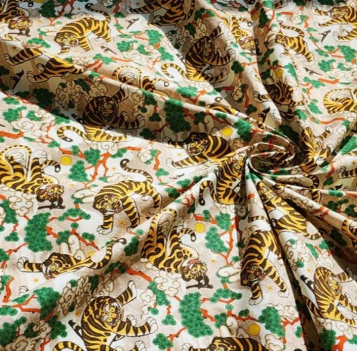 K-Masterpiece Series No. 61 – Hojakdo Traditional Korean Pattern Fabric (with Jeongseon)110x90