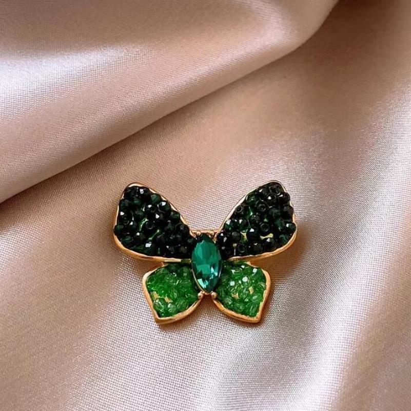 Vintage Butterfly Brooch Exquisite Artistic Pin Inlaid with Zircon for Men and Women, Party Daily Jewelry Accessories Gifts