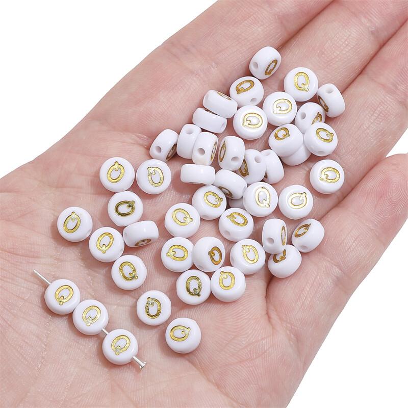 50 ks Akrylové zlaté A-Z anglické písmenkové korálky Ploché kulaté korálky s abecedou pro výrobu šperků DIY Pár Přátelství Náramek Náhrdelník