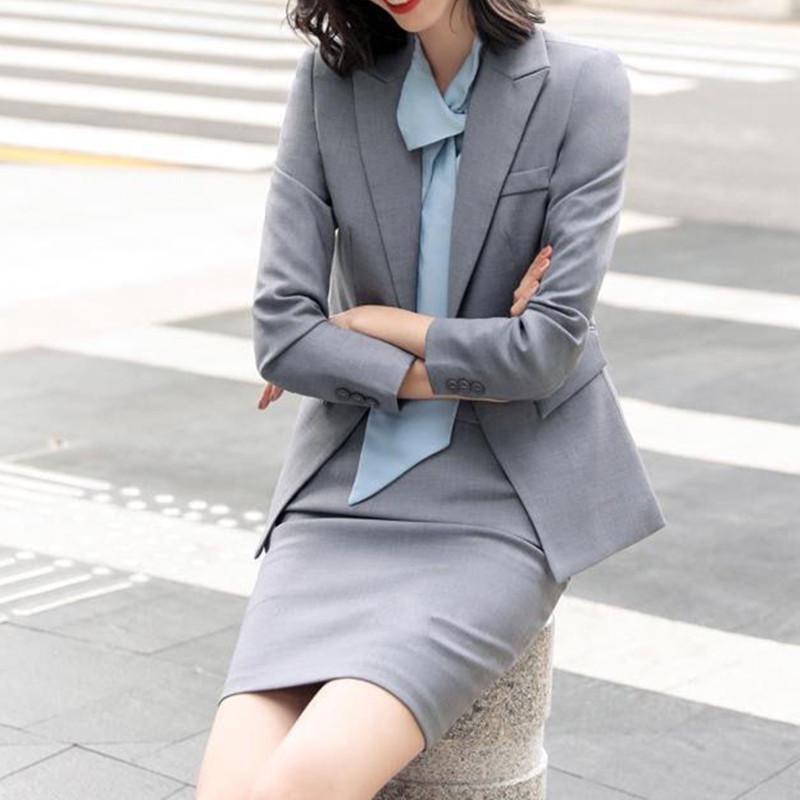 Clearance Sale: Women's Gray Executive Skirt Suits - Stylish & Sophisticated Business Attire