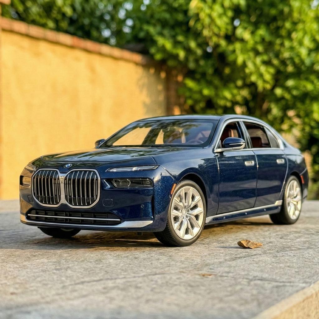 1:24 BMW 7 Series i7 G70 M6 GT3 M4 DTM CSL M4 V8 Alloy Luxy Car Model Diecast Metal Toy Limousine Pure Electric Vehicles Car Toy