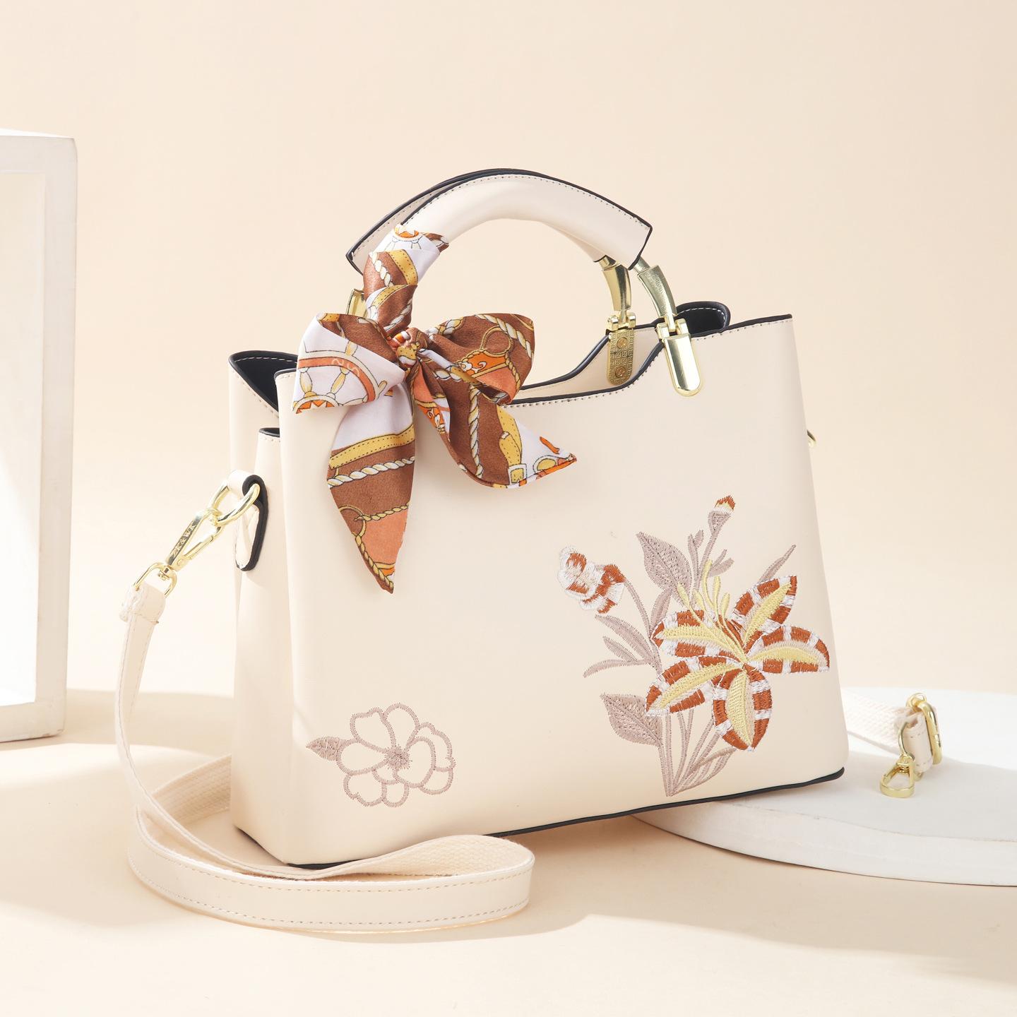 

Новый китайский стиль национальный стиль вышивка подарочная сумка женская сумка сумка для молодой мамы атмосферная сумка-мессенджер для женщин среднего возраста сумочка бежевый