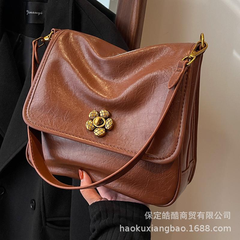 Underarm bag women's 2025 new trendy fashion high-end shoulder bag retro versatile commuter messenger small square bag