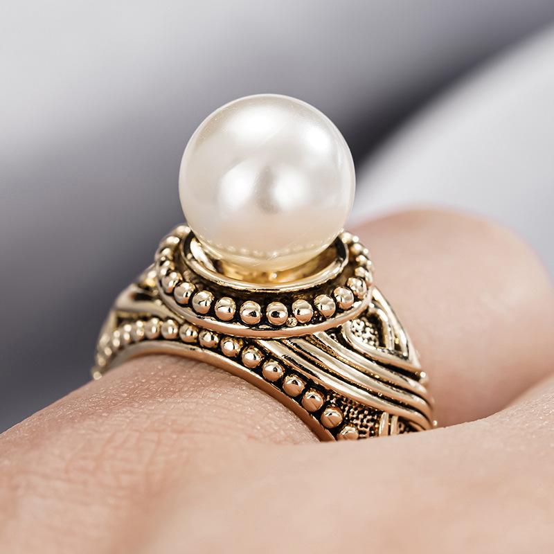 Baroque new jewelry, retro court style floating pattern engraved imitation pearl ring, hot-selling ring