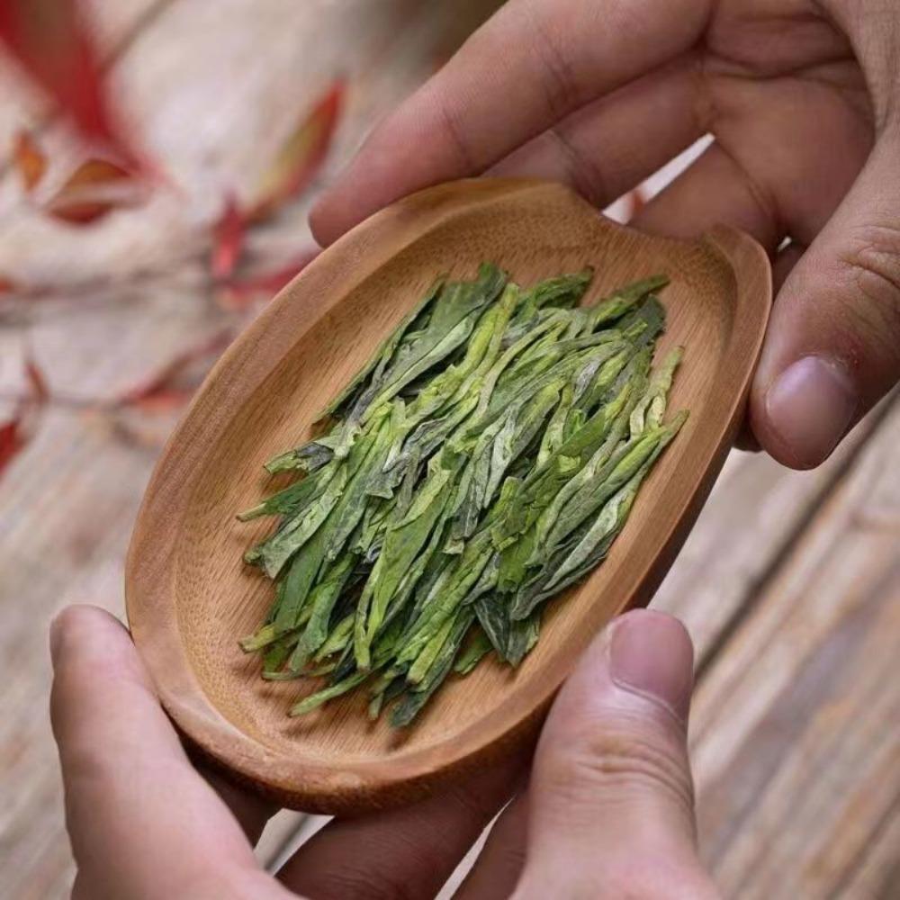 Longjing high mountain spring tea before the rain, strong and durable green tea