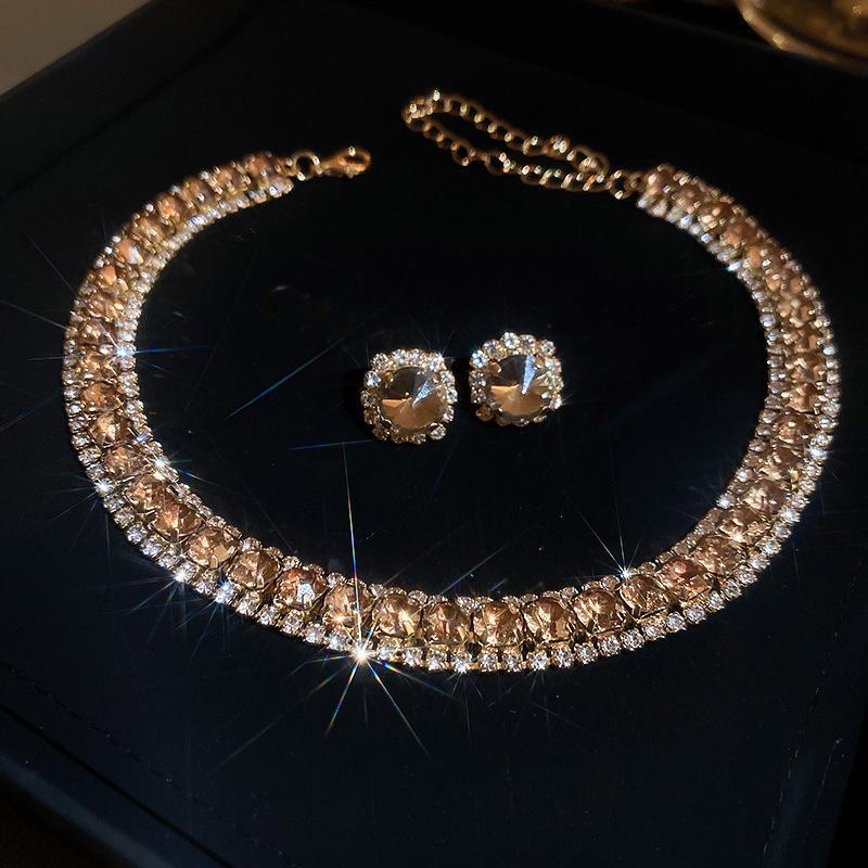 "High-End Luxury Drop Necklace and Earrings Set - European and American Niche Versatile Jewelry"
