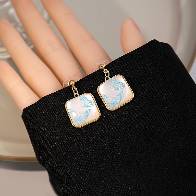 Simple Geometric Pearl Stud Earrings Exquisite Commuter Superior Earrings Earrings