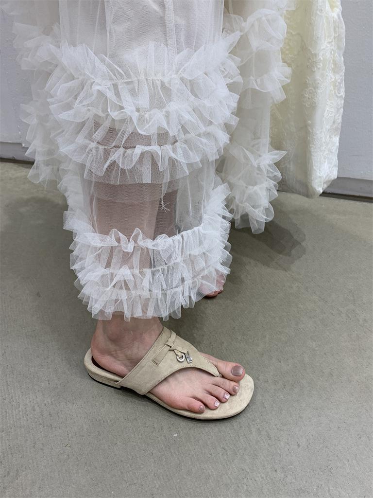 Beautiful Yellow Toe Thick Heel Flip-flops Female Summer Wear Fashionable Versatile Fairy Pinch Feet Low Heel Sandals