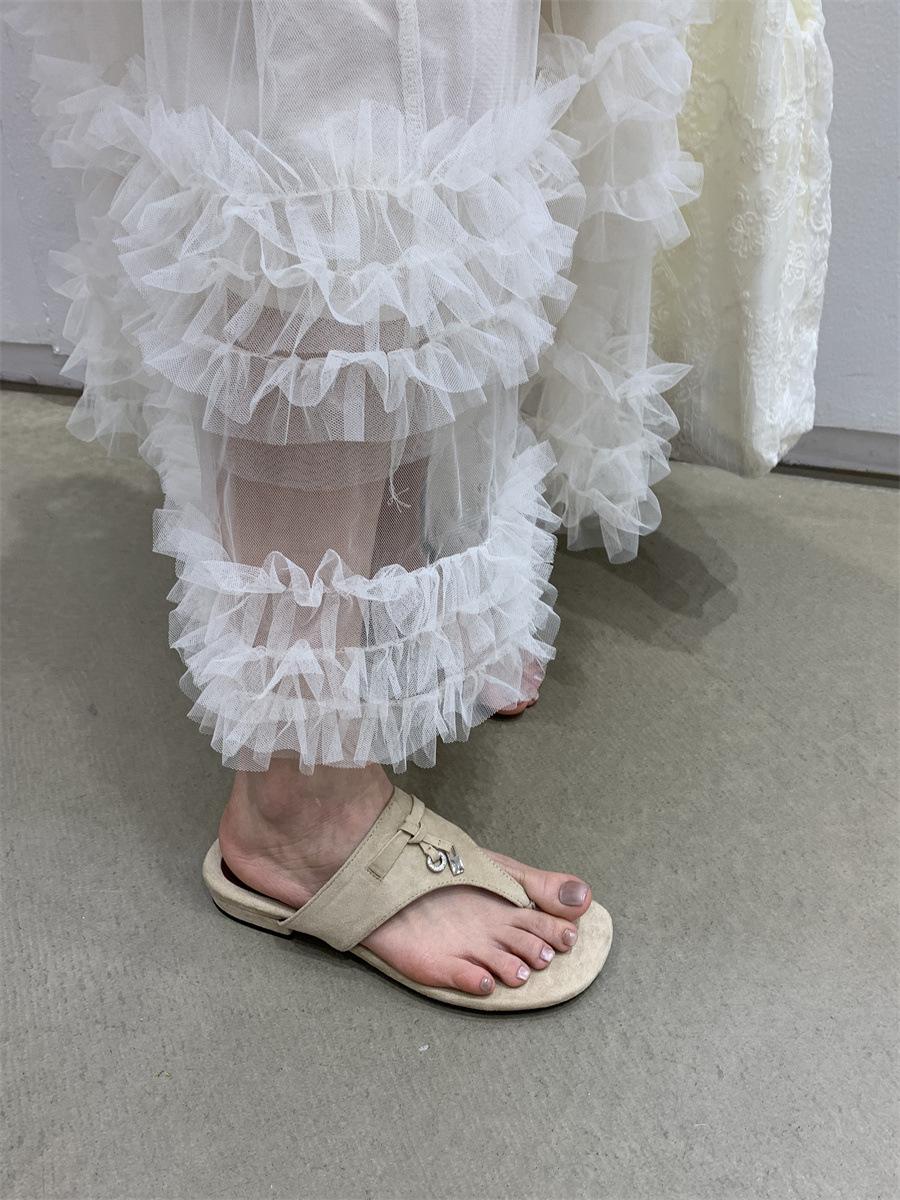 

Beautiful yellow toe thick heel flip-flops female summer wear fashionable versatile fairy pinch feet low heel sandals 40 абрикосовый