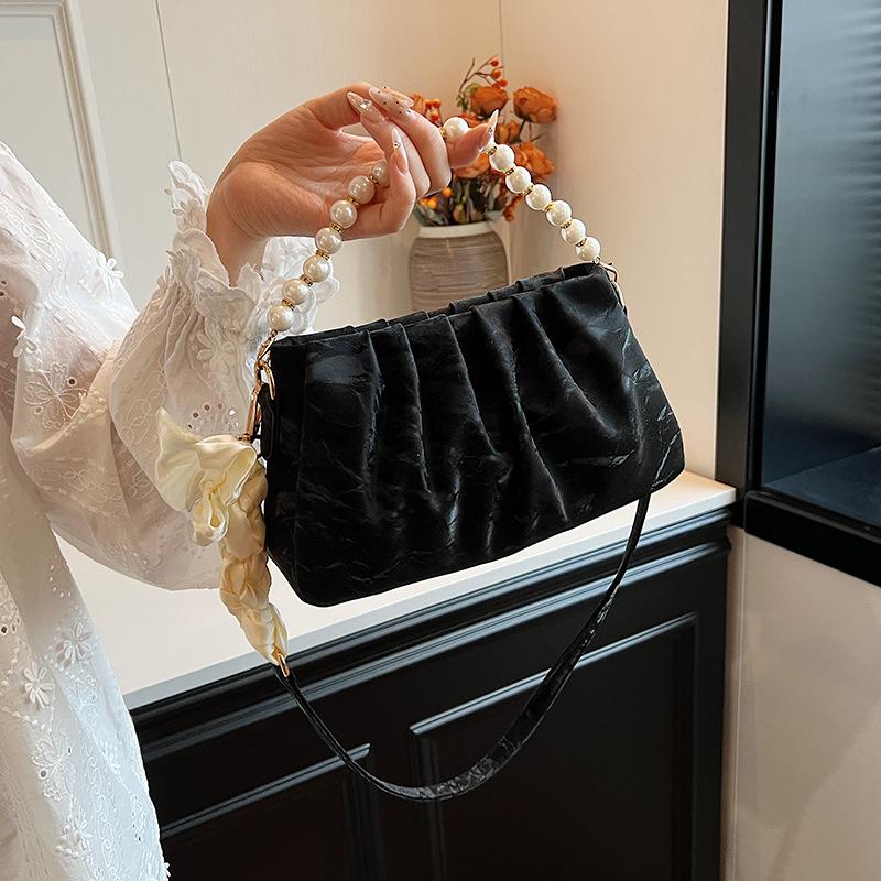 Spring and Summer New Pleated Pearl Chain Bag Bag Women's Fashion Underarm Bag Casual Women's Bag Cloud Bag