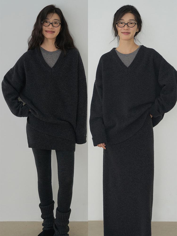 HAVERICE Restaurant Nishino Stroll Classic Casual Slimming Three-Piece Set: Sweater, Short Skirt, and Half Skirt.