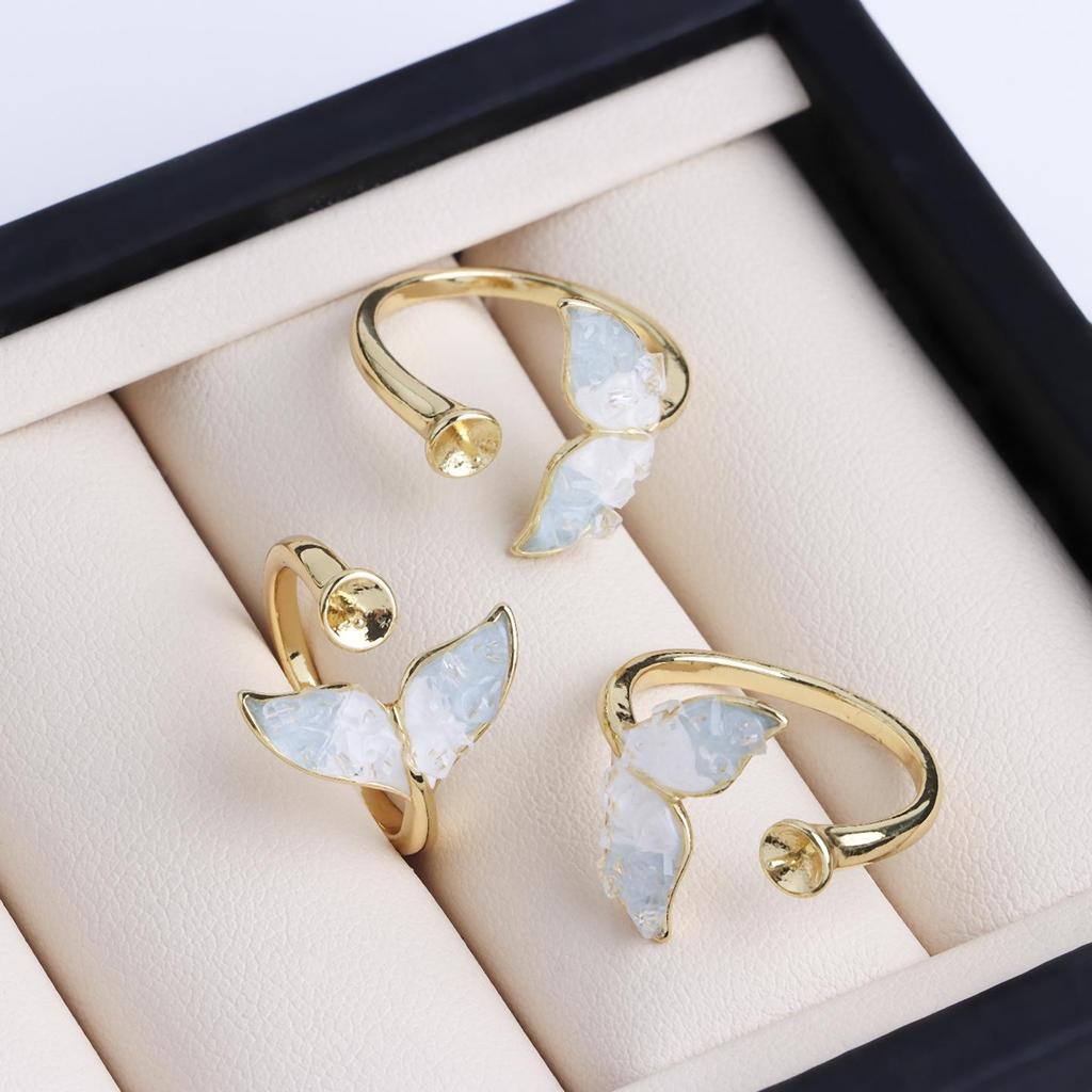 14K Gold-Plated Light Green Crystal Fishtail Adjustable Ring Holder.