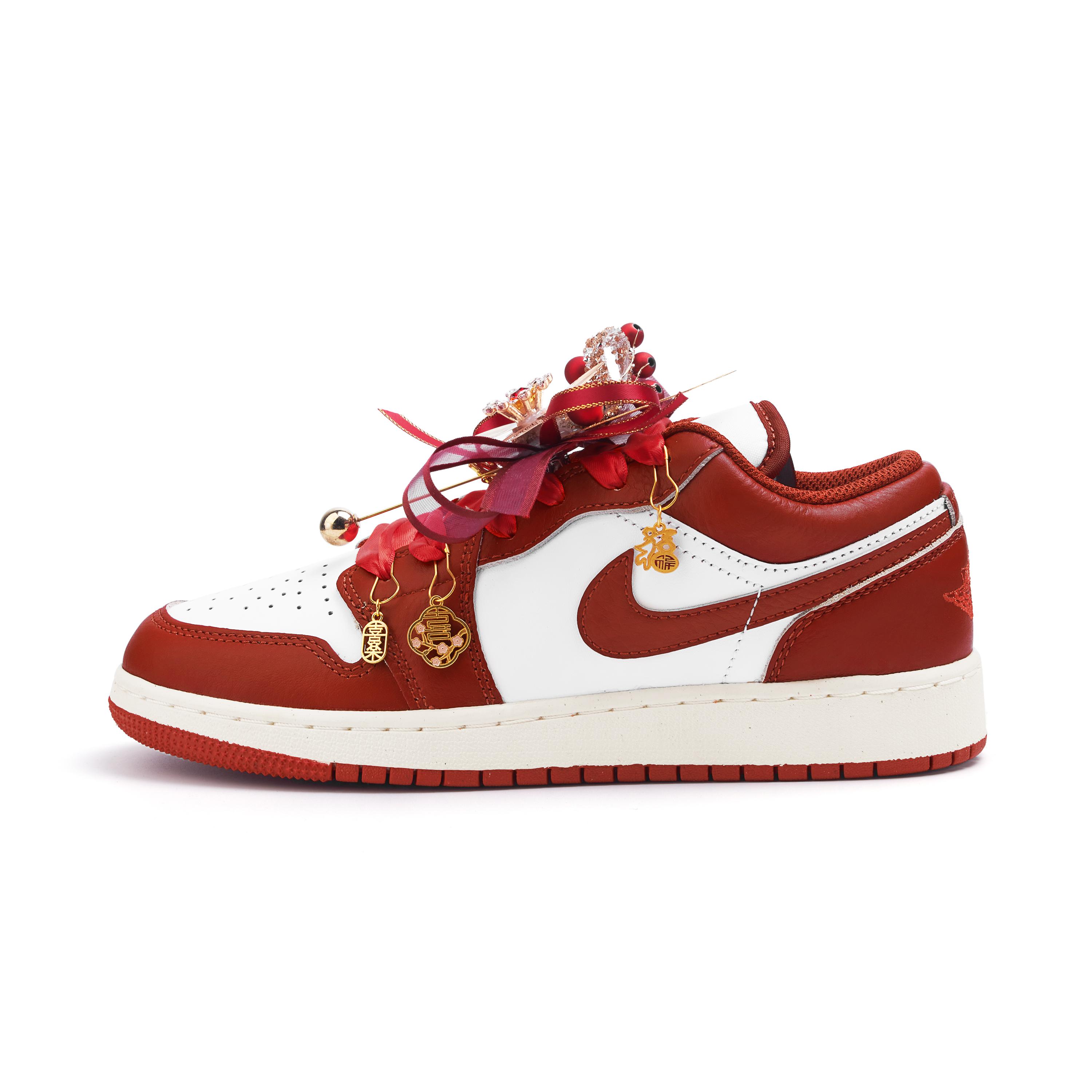 Jordan Air Jordan 1 Low top Skateboard Shoes Women s Red FJ3465-160(Team354-) 38