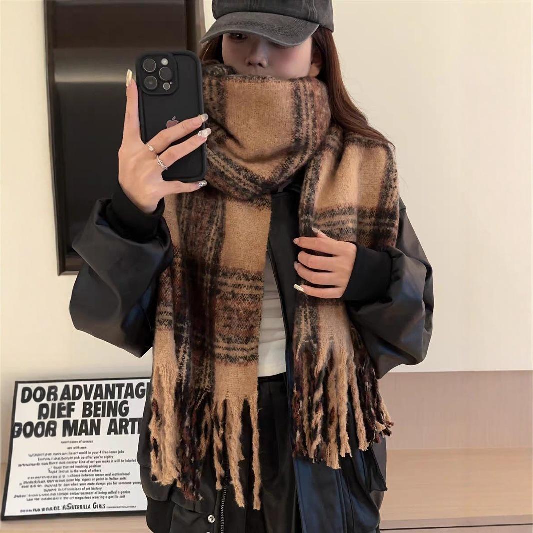 

Retro rainbow plaid scarf women s winter new mohair scarf thickened warm student shawl 210cm*40cm280g червоний