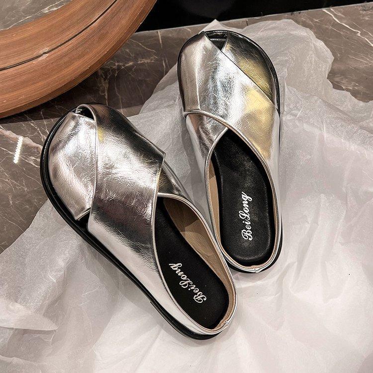 

Flat-bottomed bag head and half slippers for women in the summer of 2025, new models for outer wear, versatile soft-soled comfortable, lazy sandals, 35 серебряный