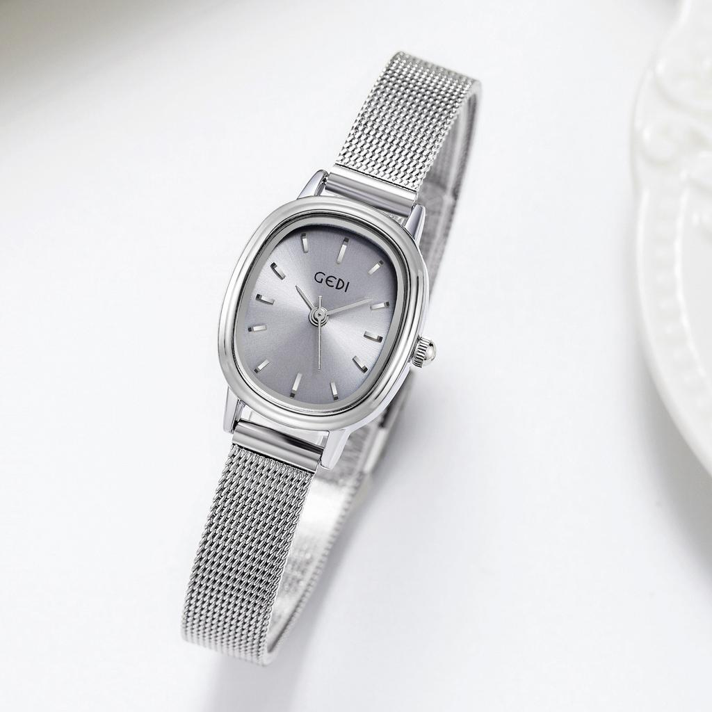 Oval Design Mesh Chain Women's Watch Small Green Watch Simple Temperament Commuter Quartz Watch for Women
