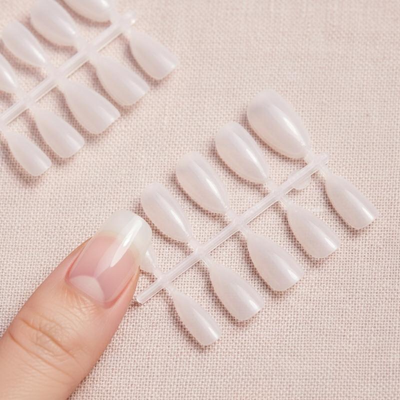 100 stk. Korte Matte Kunstige Negle Fuld Dækning Kiste Firkantet Mandel Press-On Kunstige Negle Bløde Gel Neglespidser Manicure Forlængelsesværktøjer