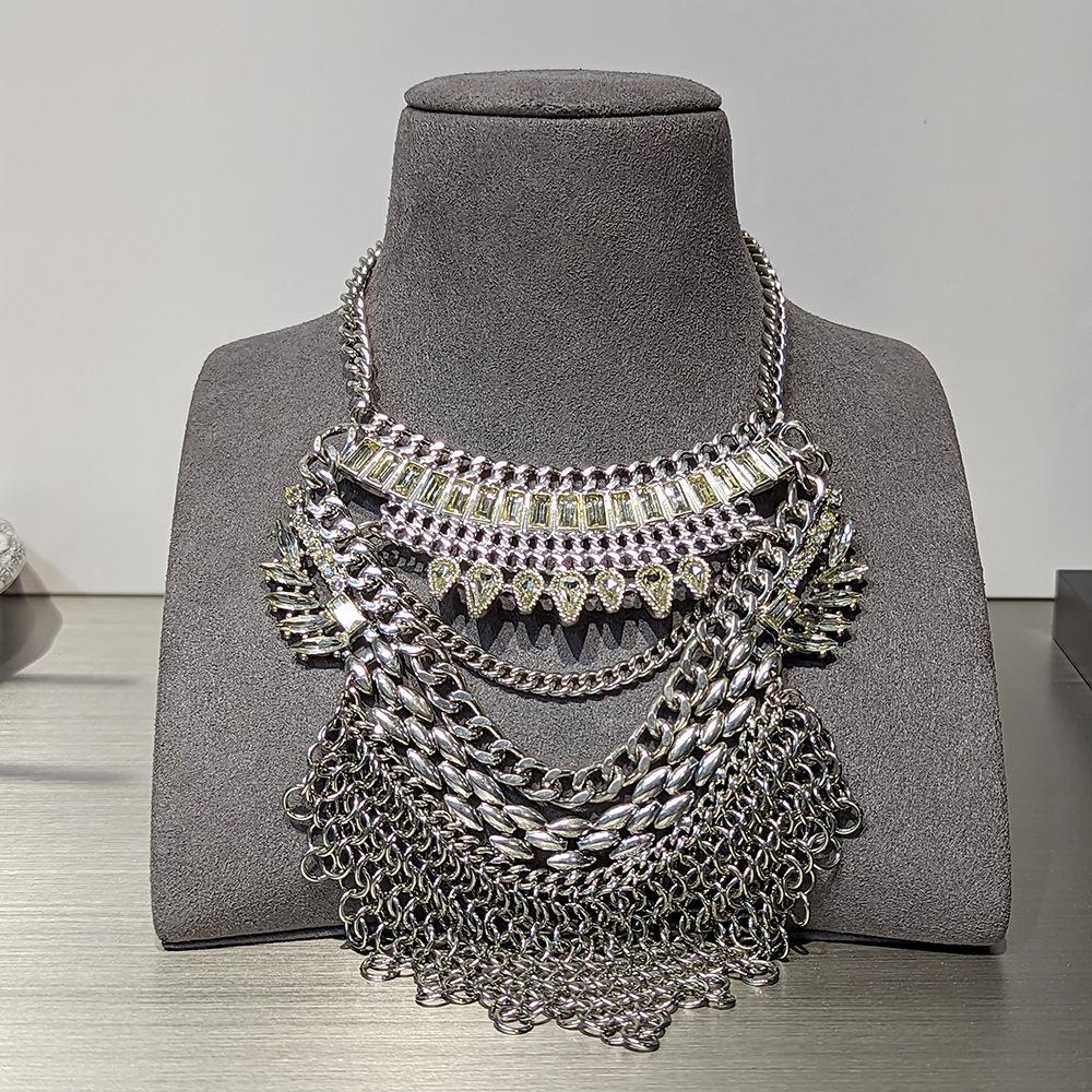 

Уникальное колье-цепочка в стиле мид-сенчури ревайвал из смолы под черепаховый панцирь и стразов