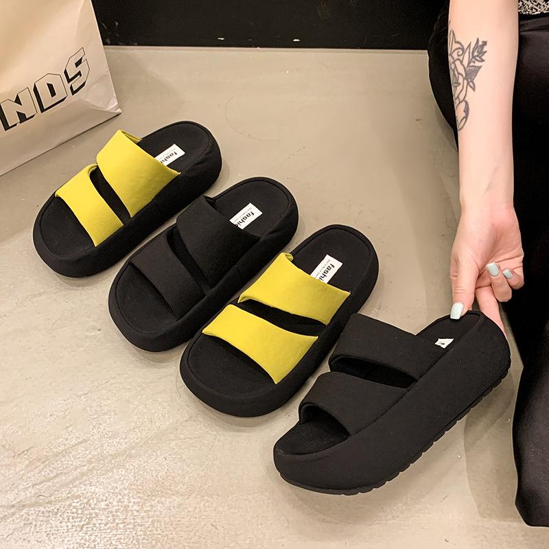 Cool Slippers Women's Summer Outer Wear 2025 New Thick-soled One-word Drag Women's High-end Skirt Seaside Beach Sandals