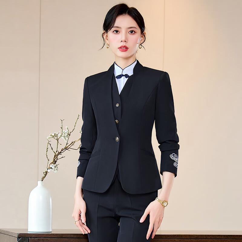 

Женский профессиональный костюм в китайском стиле M