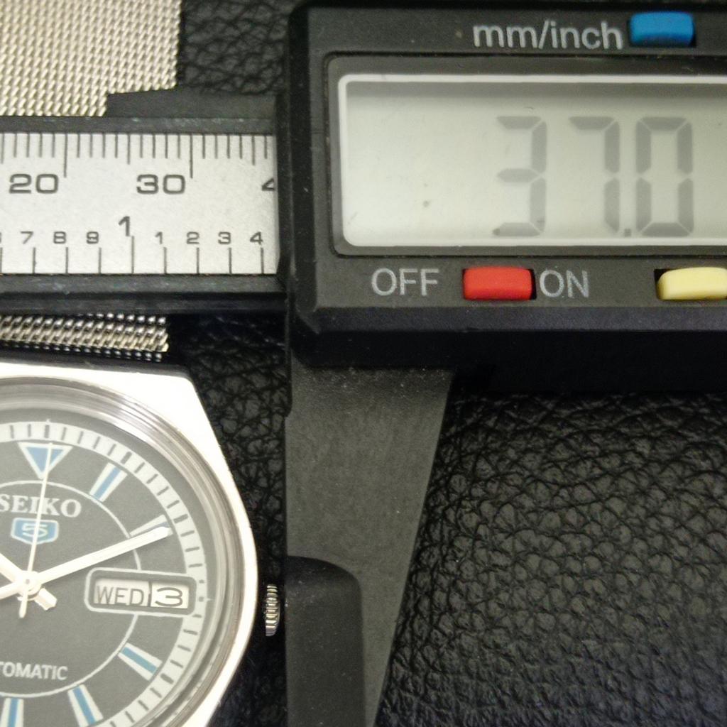 AUTOMATIC VINTAGE SEIKO 5 JAPAN 6309A MENS BLACK COLOR DIAL WATCH A702717-1