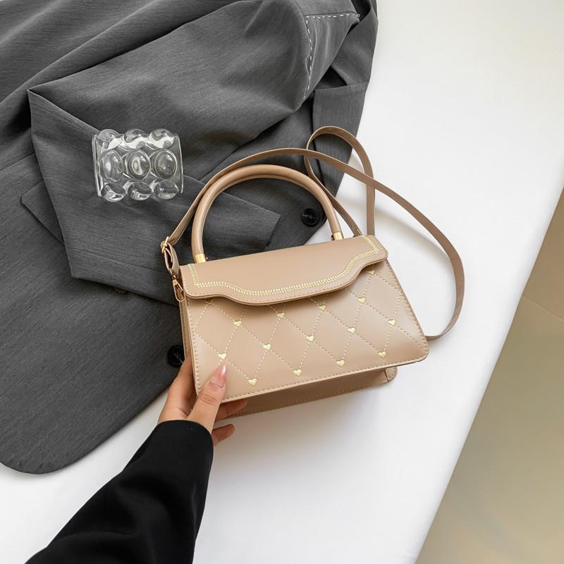 Stylish Minimalist Aesthetic Small Square Bag For Women In Trendy Colors Perfect For Casual Outings