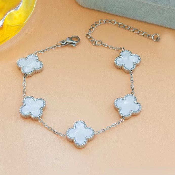 13MM Silbernes vierblättriges Kleeblatt Titanarmband - Doppelseitig, kein Ausbleichen