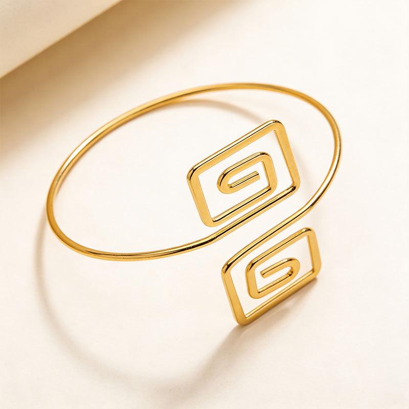 European & American Fashion Geometric Spiral Arm Ring - Simple, Stylish Hand Jewelry