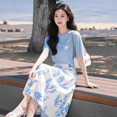 2025 Summer Travel Slimming and Age-Reducing T-Shirt & Midi Skirt Two-Piece Set