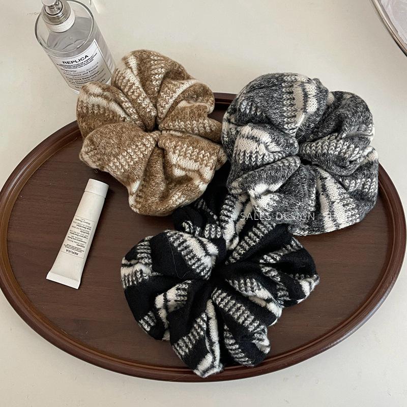 Korean Style Autumn/Winter Wool Blend Scrunchie for High Ponytail Updos - Elegant Women's Hair Accessory