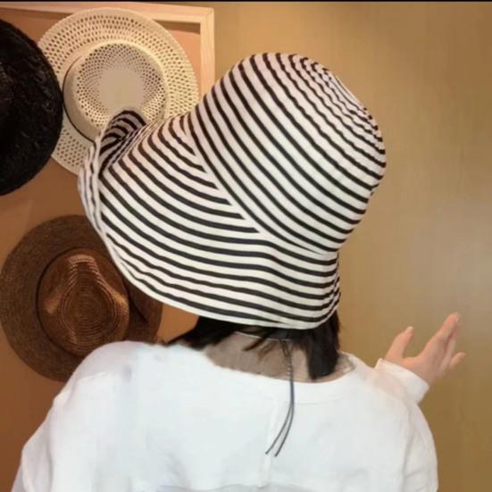 Women Sun Hat Striped Print Wide Brim UV Protection Hat Lightweight Breathable Summer Beach Basin Hat Versatile Accessory