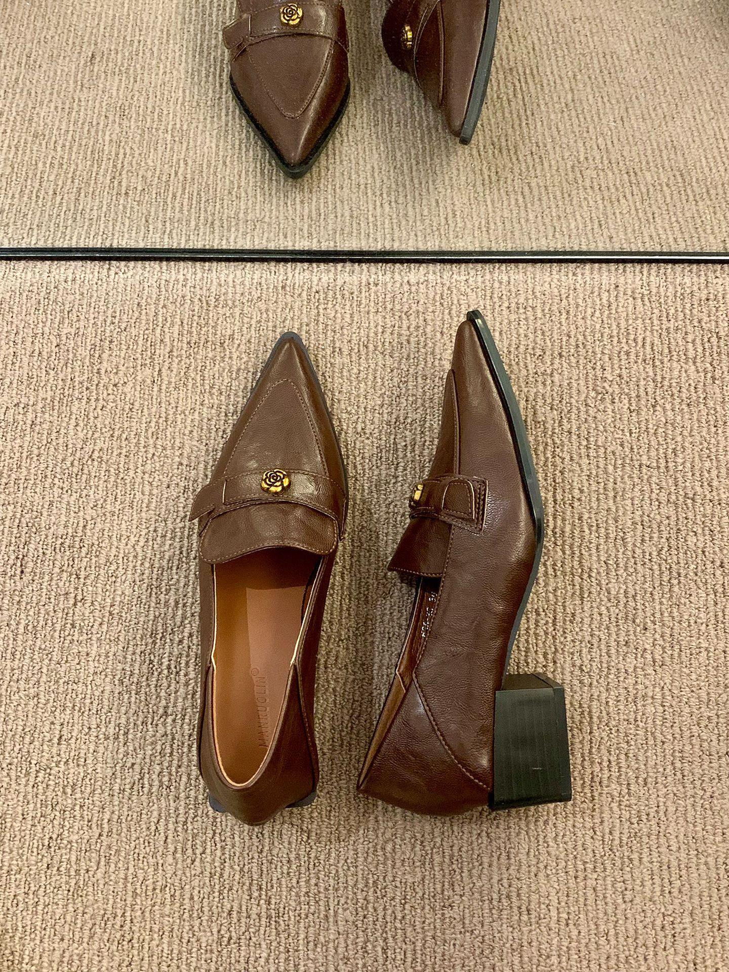 

High heels pointed retro British style small leather shoes women s 2025 autumn new thick heel temperament Korean version evening single shoes 39