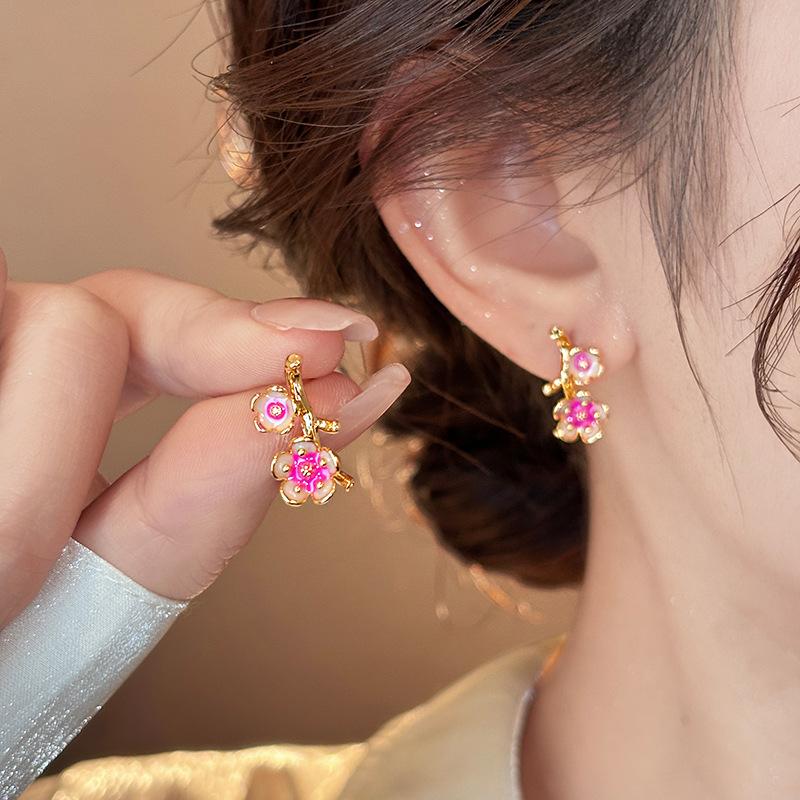 

Серьги-гвоздики в виде ветки с цветком, с капающим маслом, из серебряной иглы, универсальные, милые, для девичьего сердца, серьги с высоким чувством стиля, модные, легкая роскошь, темпераментные серьги