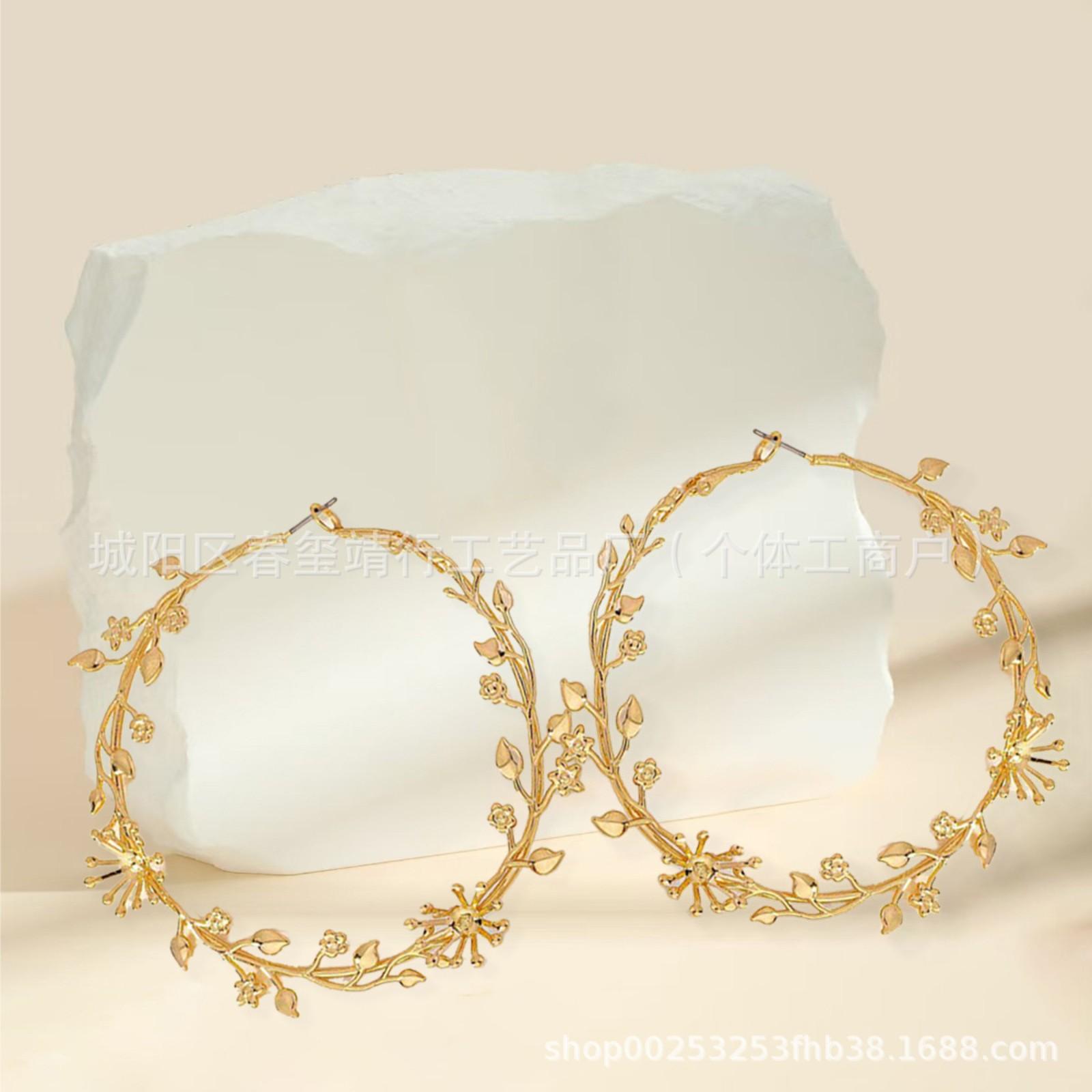 

Серьги-цветы розы Металлические полые серьги-кольца One Size