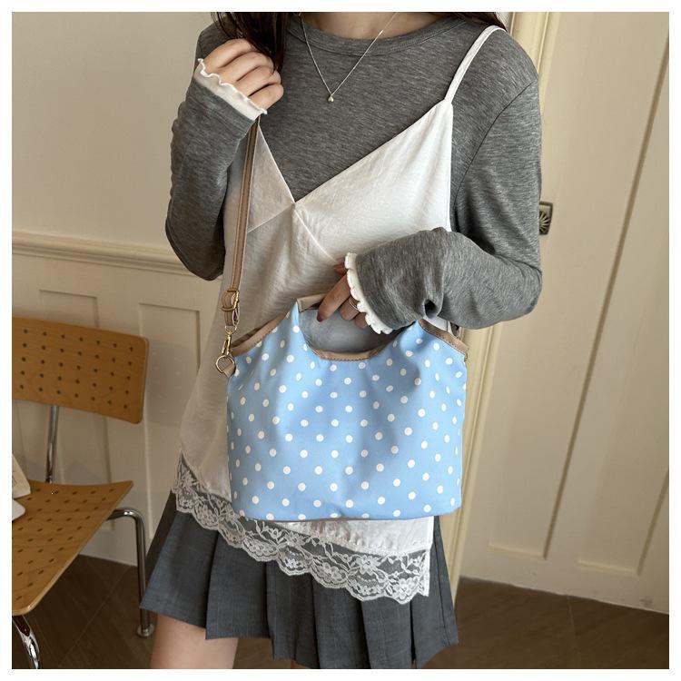 Koreanische gepunktete Knödeltasche: Süße, geräumige Umhänge- und Schultertasche für Damen