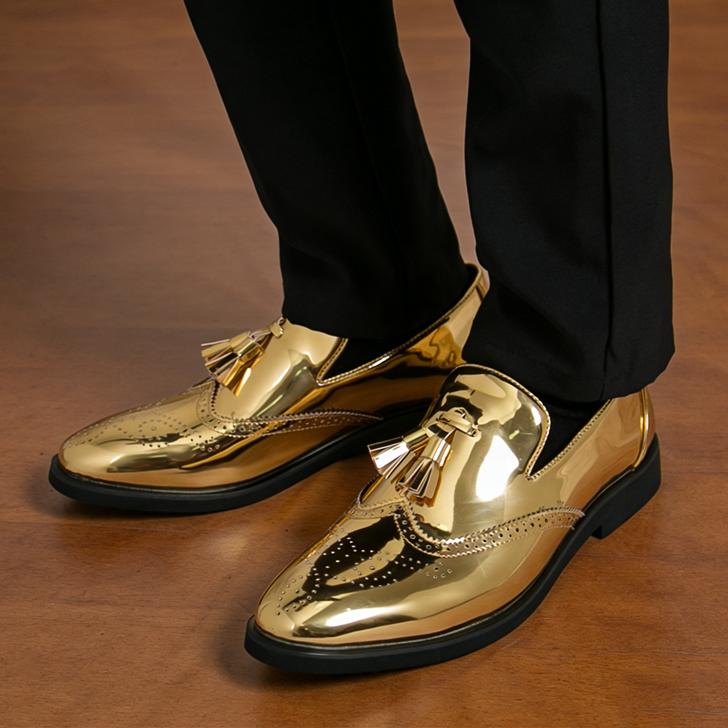 Luxury New Brand Designer Charm Tassels Gold Patent Leather Loafer Shoes for Men Wedding Formal Casual Formal Dress Footwear
